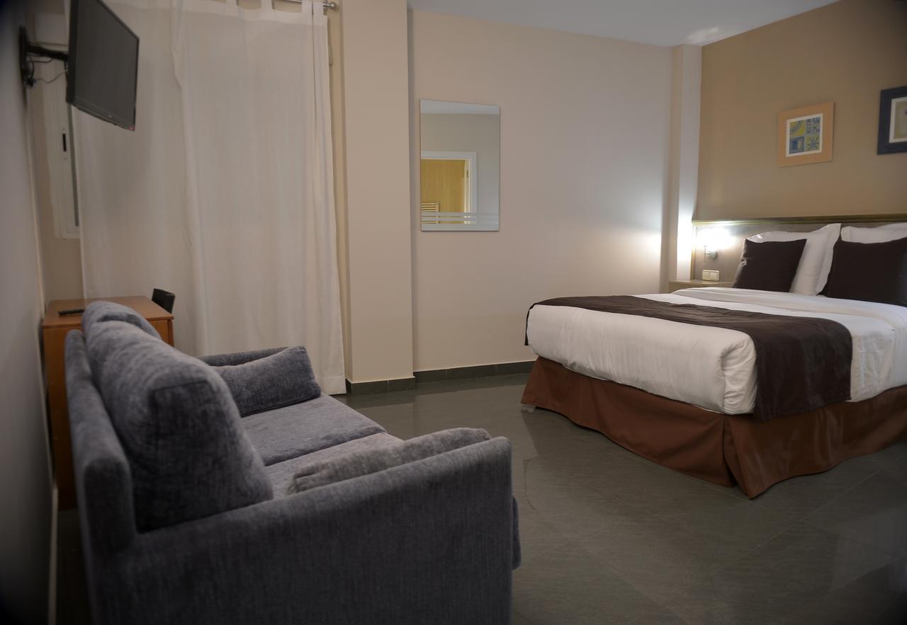 Hotel Velilla Velilla de San Antonio Eksteriør bilde