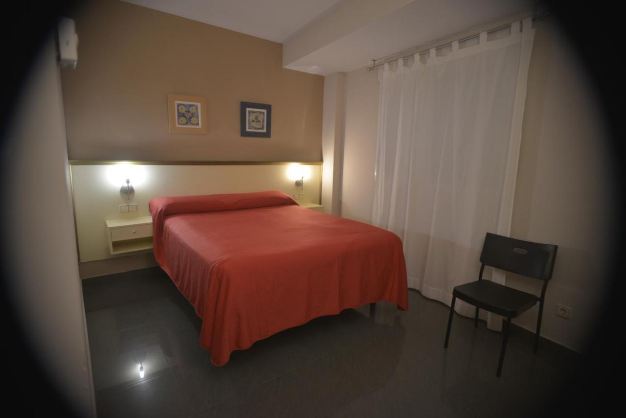 Hotel Velilla Velilla de San Antonio Eksteriør bilde
