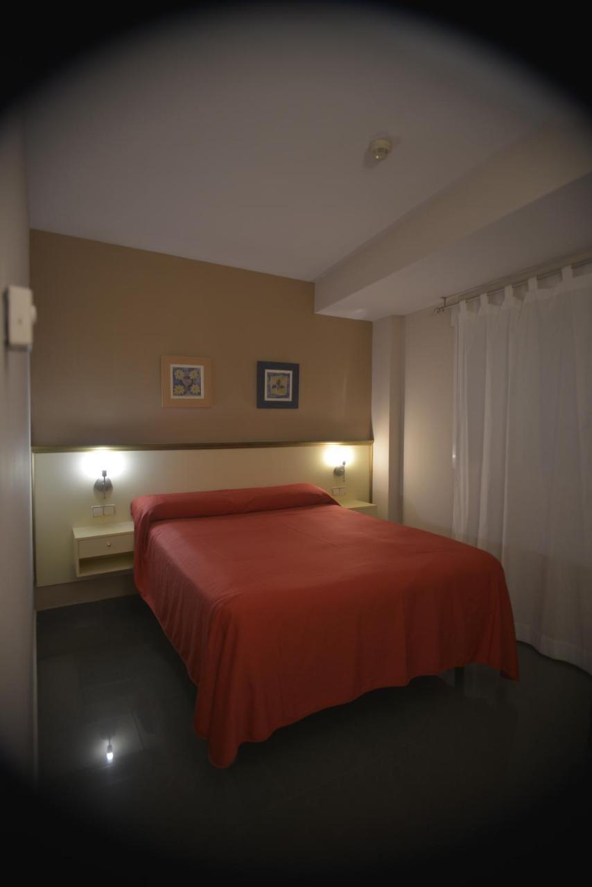 Hotel Velilla Velilla de San Antonio Eksteriør bilde