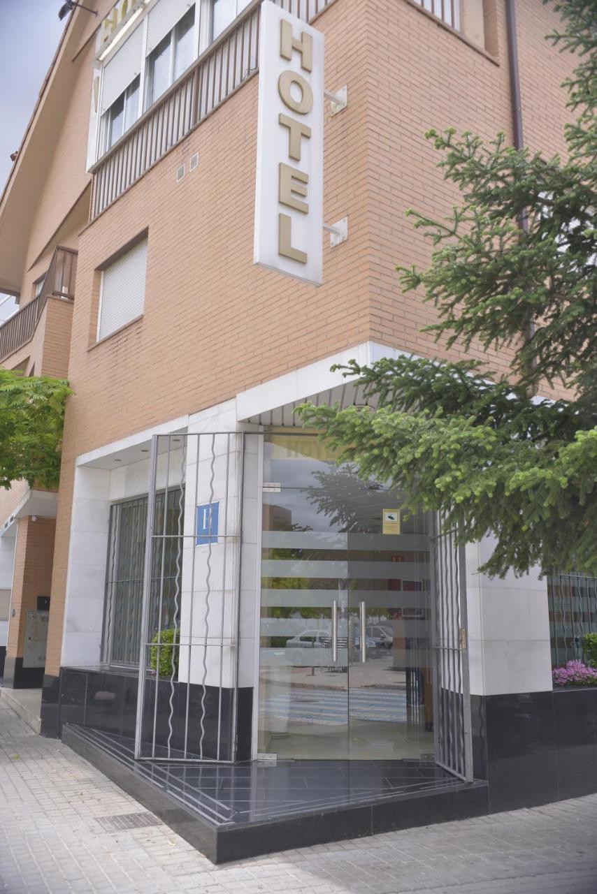 Hotel Velilla Velilla de San Antonio Eksteriør bilde